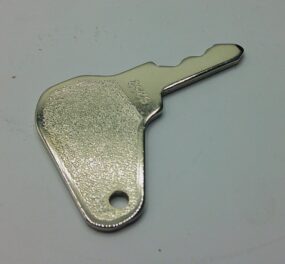 Ignition key (for engines up to 2009 last digit engine serial S last)