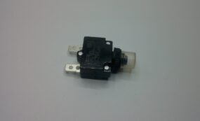 7A circuit breaker with reset