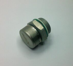 Oil plug